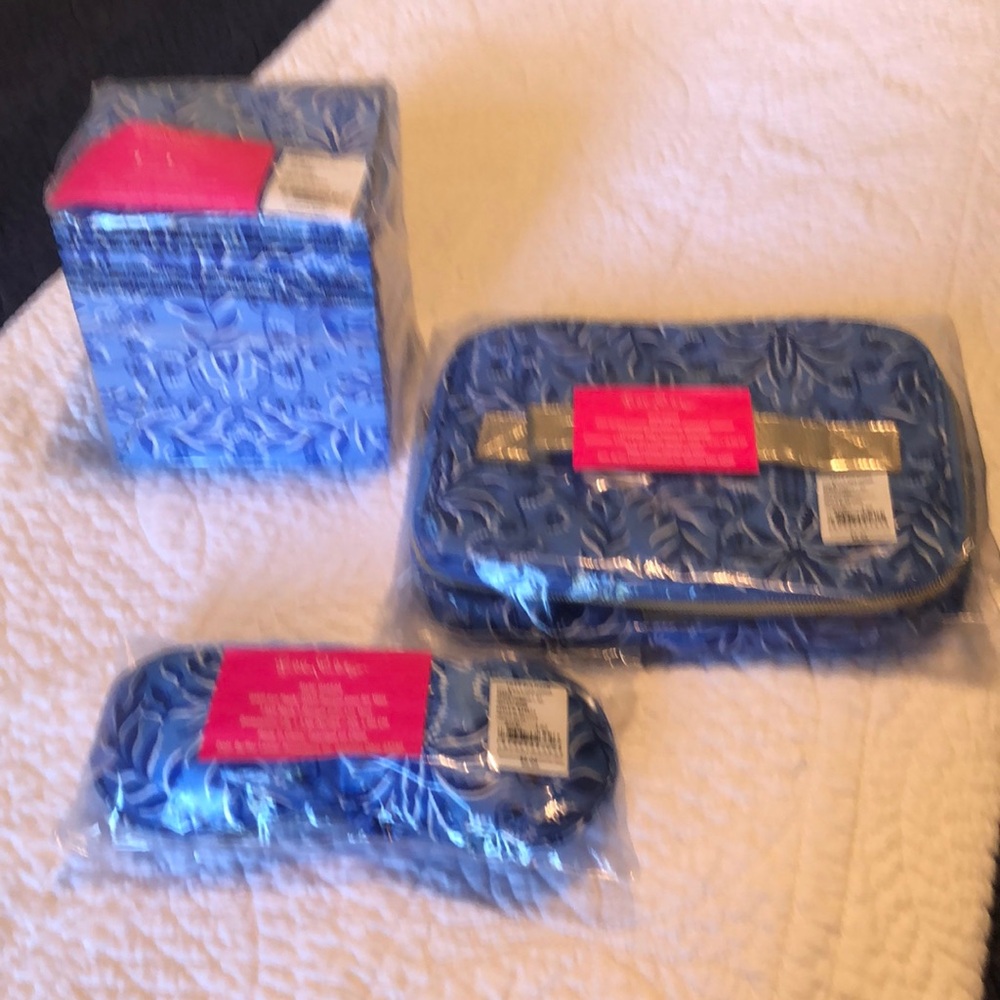 NWT Lilly Pulitzer Eye Sleep Mask, Coffee Cup and Makeup Bag in Abaco Blue